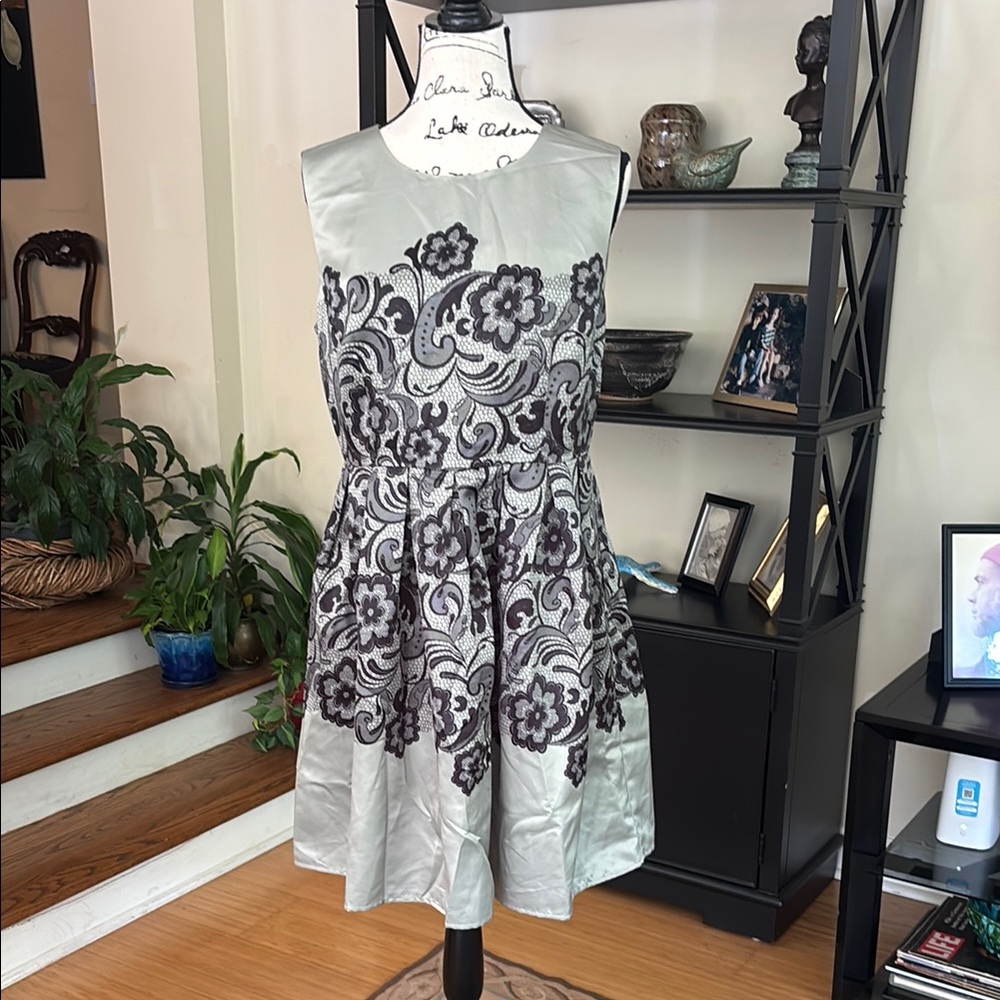 Anne Klein Dress - Picture 2 of 6